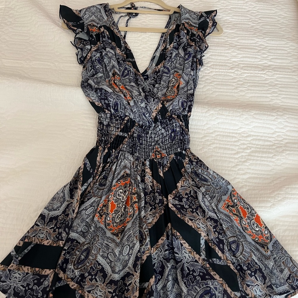 Gorgeous dress!! Worn once. Soft amazing material.